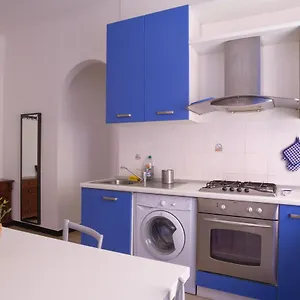 https://la-casetta-blu.hotelitalianriviera.com